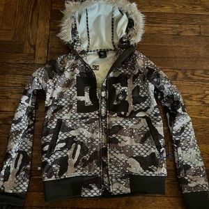Women’s DC snowboarding jacket